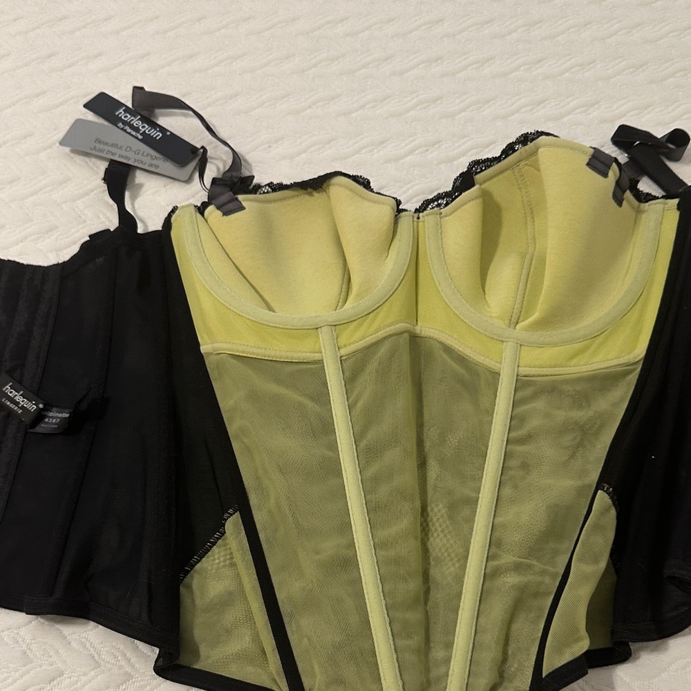 Black Lace Basque - Picture 7 of 7